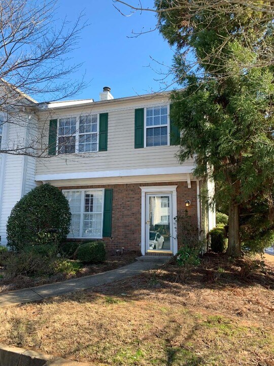 27 Highoak Dr in Marietta, GA - Building Photo