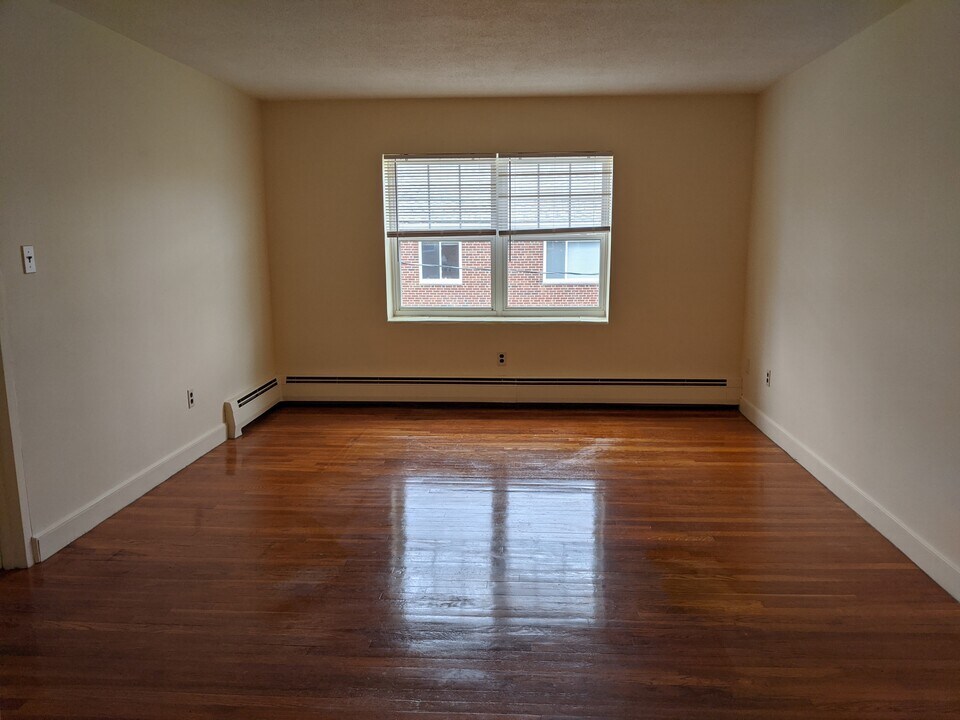 14A Grove St, Unit 9 in Arlington, MA - Building Photo