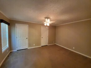 284 Jordanshire Cir in Browns Summit, NC - Building Photo - Building Photo