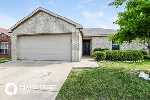 3413 Heatherbend St in Fort Worth, TX - Building Photo