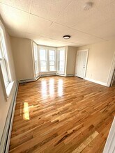 98 Japonica St in Pawtucket, RI - Building Photo - Building Photo