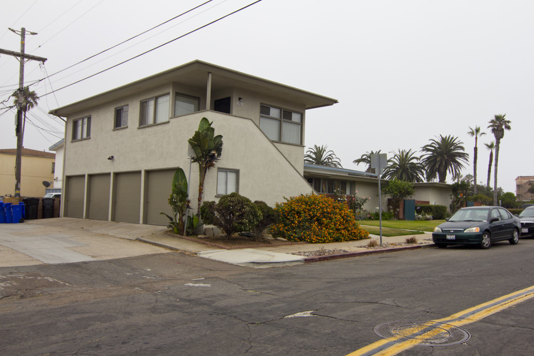 1557 Cable St in San Diego, CA - Foto de edificio