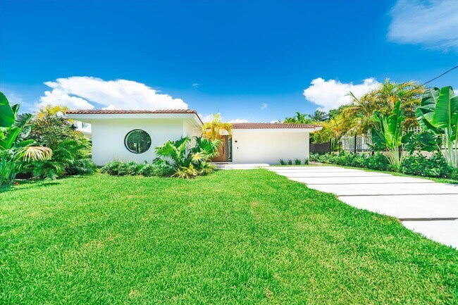 7610 Bayside Ln in Miami Beach, FL - Building Photo - Building Photo