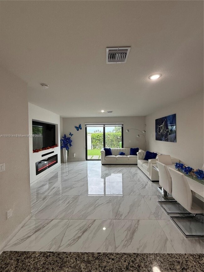 10917 SW 232nd Terrace in Princeton, FL - Building Photo - Building Photo