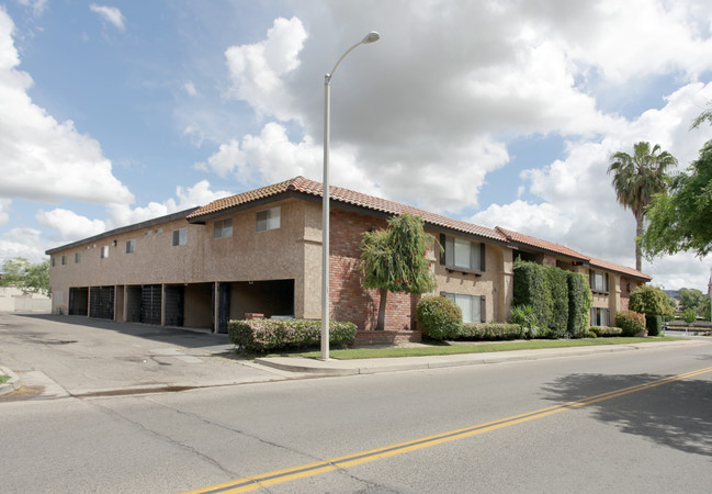 233 North E Street Apartments in Porterville, CA - Building Photo - Building Photo