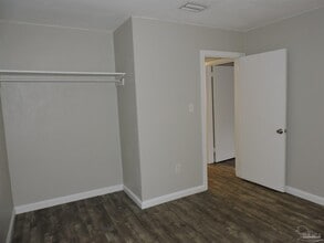 220 E Highland Dr in Pensacola, FL - Building Photo - Building Photo