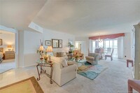 5700 NE Island Cove Way in Stuart, FL - Foto de edificio - Building Photo