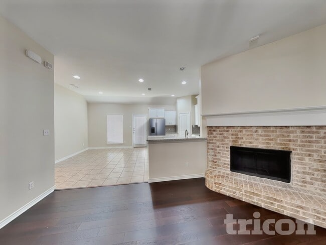 214 Bob White Dr in Red Oak, TX - Building Photo - Building Photo