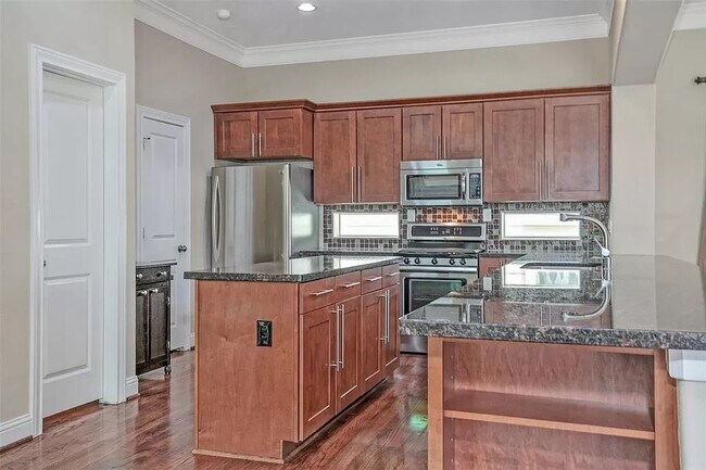 1033 W 23rd St in Houston, TX - Building Photo - Building Photo