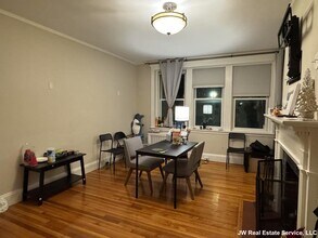 1992 Commonwealth Ave, Unit 6 in Boston, MA - Building Photo - Building Photo