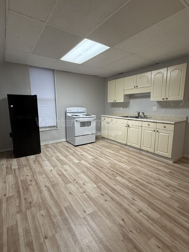 property at 429 N 8th St