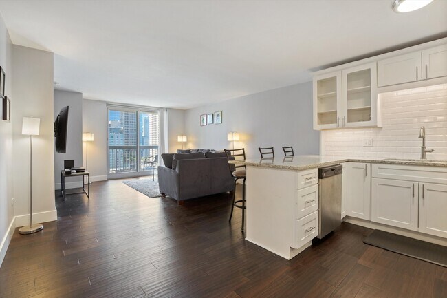 545 N Dearborn St, Unit 2209 in Chicago, IL - Foto de edificio - Building Photo