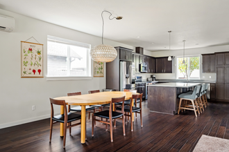 4919 SE 79th Ave in Portland, OR - Foto de edificio - Building Photo