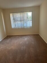 131 N Pass Ave, Unit A in Burbank, CA - Foto de edificio - Building Photo
