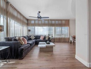 525 E Jackson St in Orlando, FL - Building Photo - Building Photo
