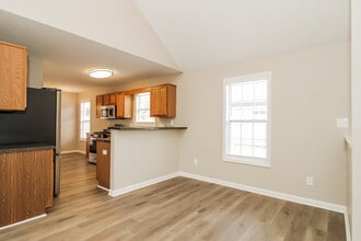 1050 Abercorn Way in Douglasville, GA - Foto de edificio - Building Photo