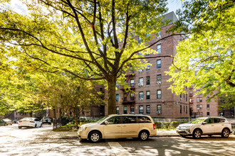 Briarwood Court in Jamaica, NY - Foto de edificio - Primary Photo