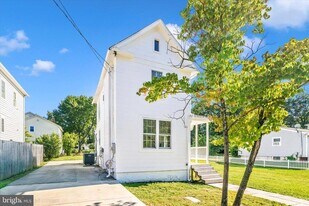 419 Reading Ave in Rockville, MD - Building Photo