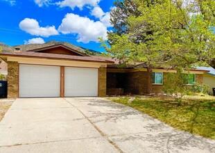 3508 Yosemite Dr NE in Albuquerque, NM - Building Photo - Building Photo