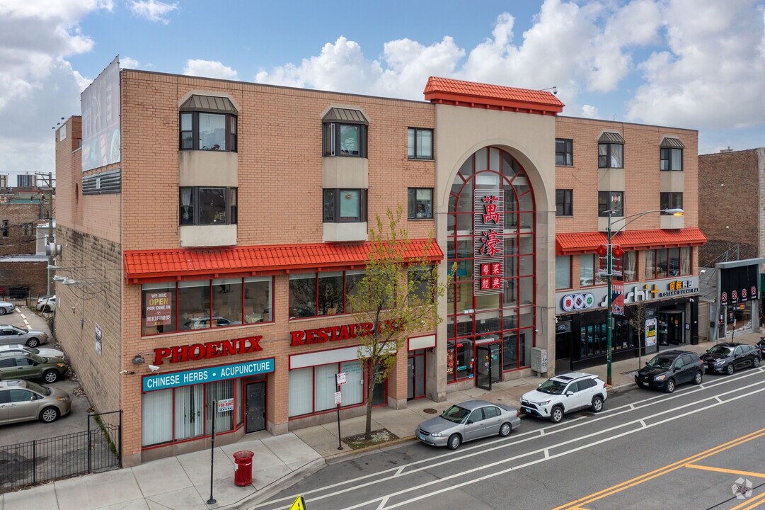 2131 S Archer Ave in Chicago, IL - Foto de edificio