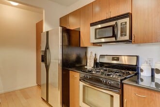 1801 E Katella Ave in Anaheim, CA - Building Photo - Building Photo