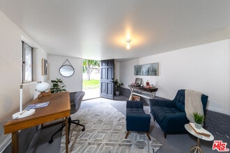 3766 Valleybrink Rd in Los Angeles, CA - Building Photo - Building Photo