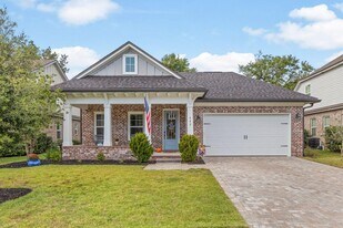 802 Raihope Way in Niceville, FL - Building Photo