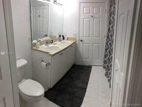 119 SW 6th Ave-Unit -701 in Miami, FL - Building Photo - Building Photo