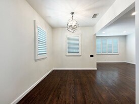 2025 Euclid Ave in Long Beach, CA - Building Photo