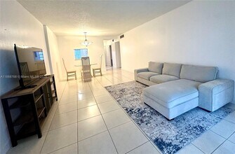 301 NE 14th Ave in Hallandale Beach, FL - Building Photo - Building Photo