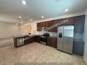 7095 W Jadewood Ln in Tucson, AZ - Building Photo - Building Photo