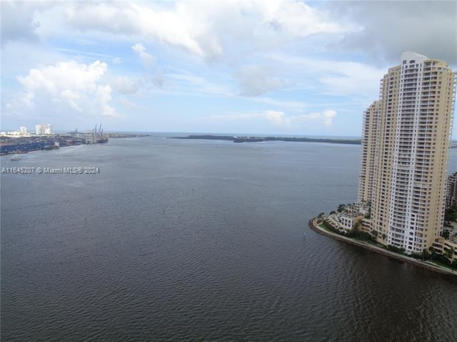 335 S Biscayne Blvd, Unit 1008 in Miami, FL - Foto de edificio - Building Photo