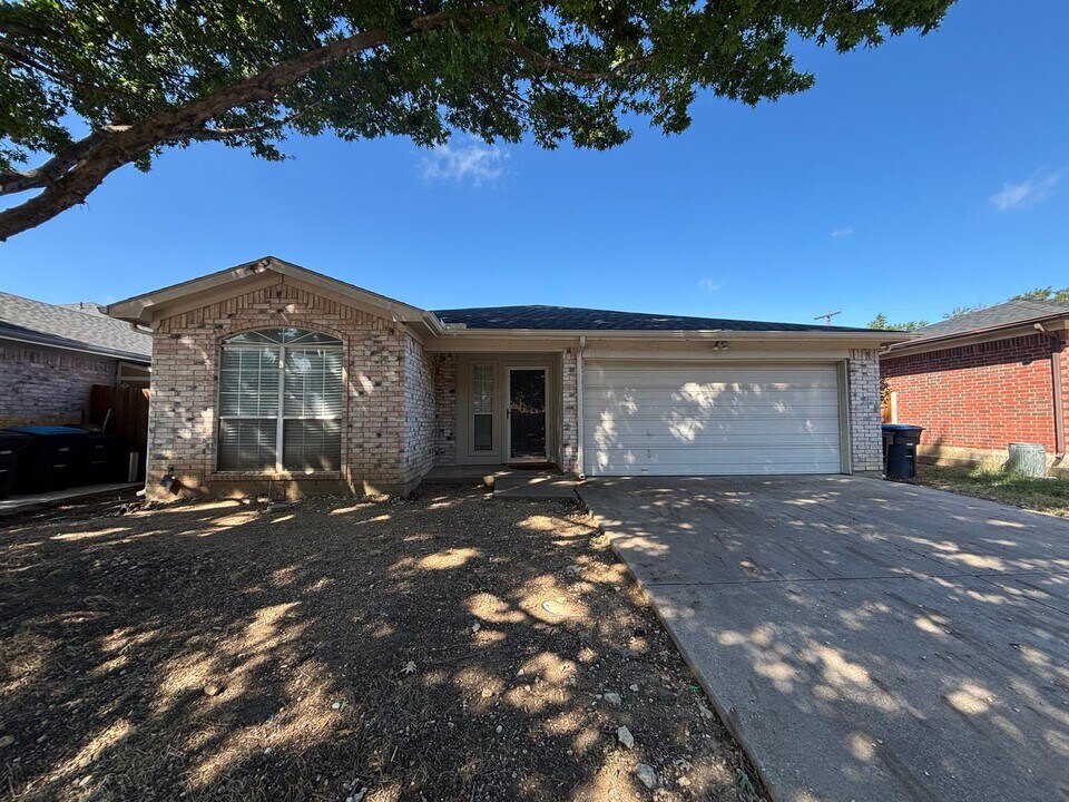 7232 Laurelhill Ct S in Fort Worth, TX - Building Photo