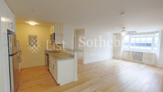 1820 Kaio?o Dr in Honolulu, HI - Building Photo - Building Photo