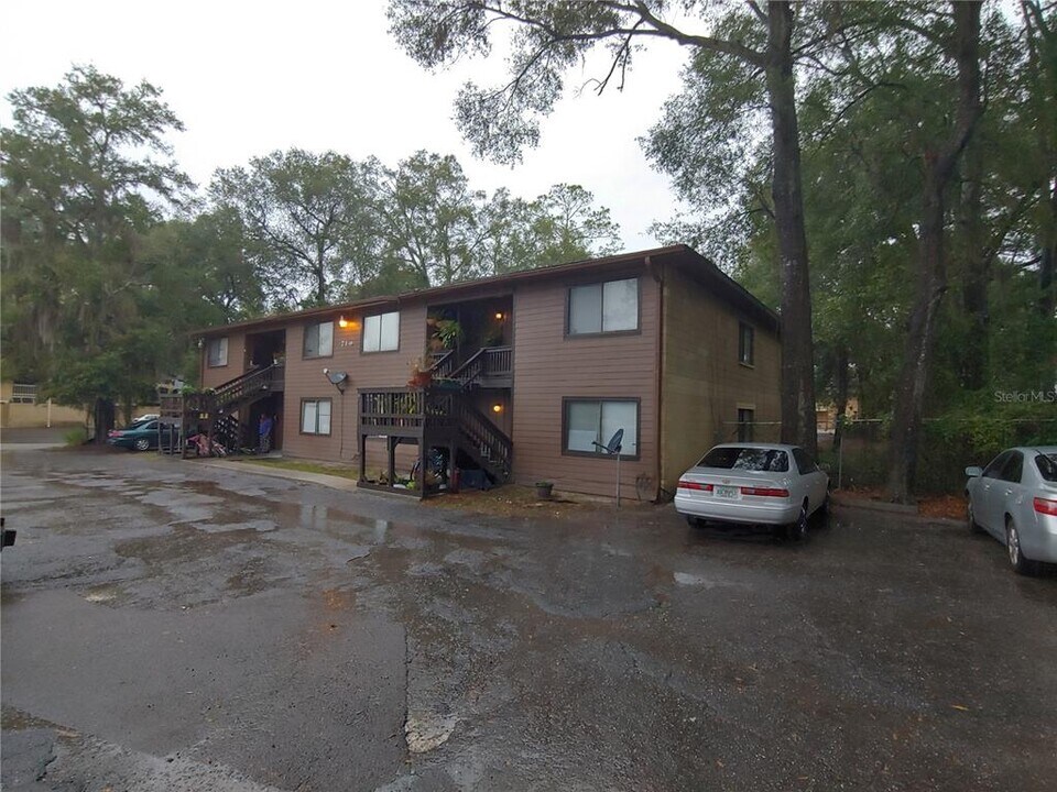 719 SW 70th Terrace-Unit -2 in Gainesville, FL - Building Photo