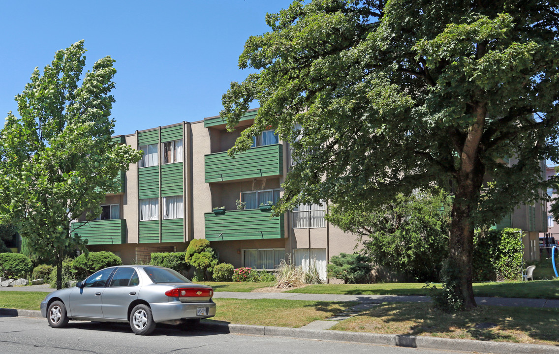 The Capri in Vancouver, BC - Building Photo