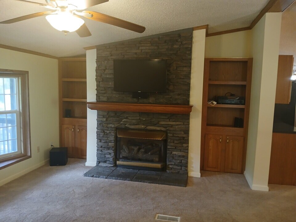 190 Columbus Cove Rd in Waynesville, NC - Building Photo