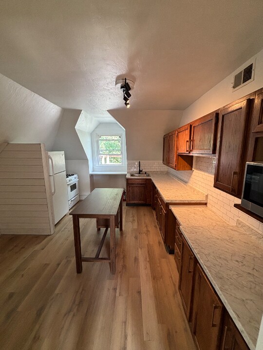 228 W Steuben St in Pittsburgh, PA - Building Photo