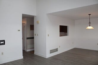 2287 North Point Dr in York, PA - Building Photo - Building Photo