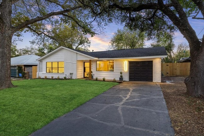 property at 1611 Ridgehaven Dr