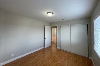 21921 Violeta Ave in Hawaiian Gardens, CA - Foto de edificio - Building Photo