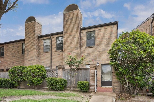 property at 9850 Pagewood Ln