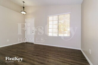 11575 W Holly St in Avondale, AZ - Foto de edificio - Building Photo