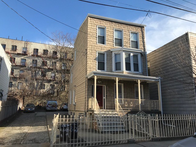 2322 Belmont Ave in Bronx, NY - Building Photo - Other