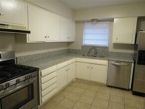 7128 Clemson Dr in Dallas, TX - Building Photo - Building Photo