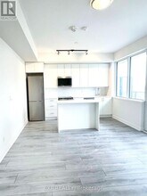 15-1015 Ellerslie Ave in Toronto, ON - Building Photo - Building Photo