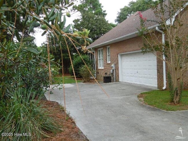 3266 Wild Azalea Way SE in Southport, NC - Building Photo - Building Photo