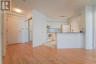 83-1883 Borough Dr in Toronto, ON - Building Photo - Building Photo