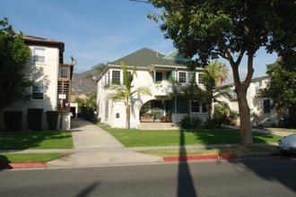 547 Glenwood Rd in Glendale, CA - Building Photo - Building Photo