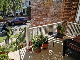 2240 Observatory Pl NW in Washington, DC - Building Photo